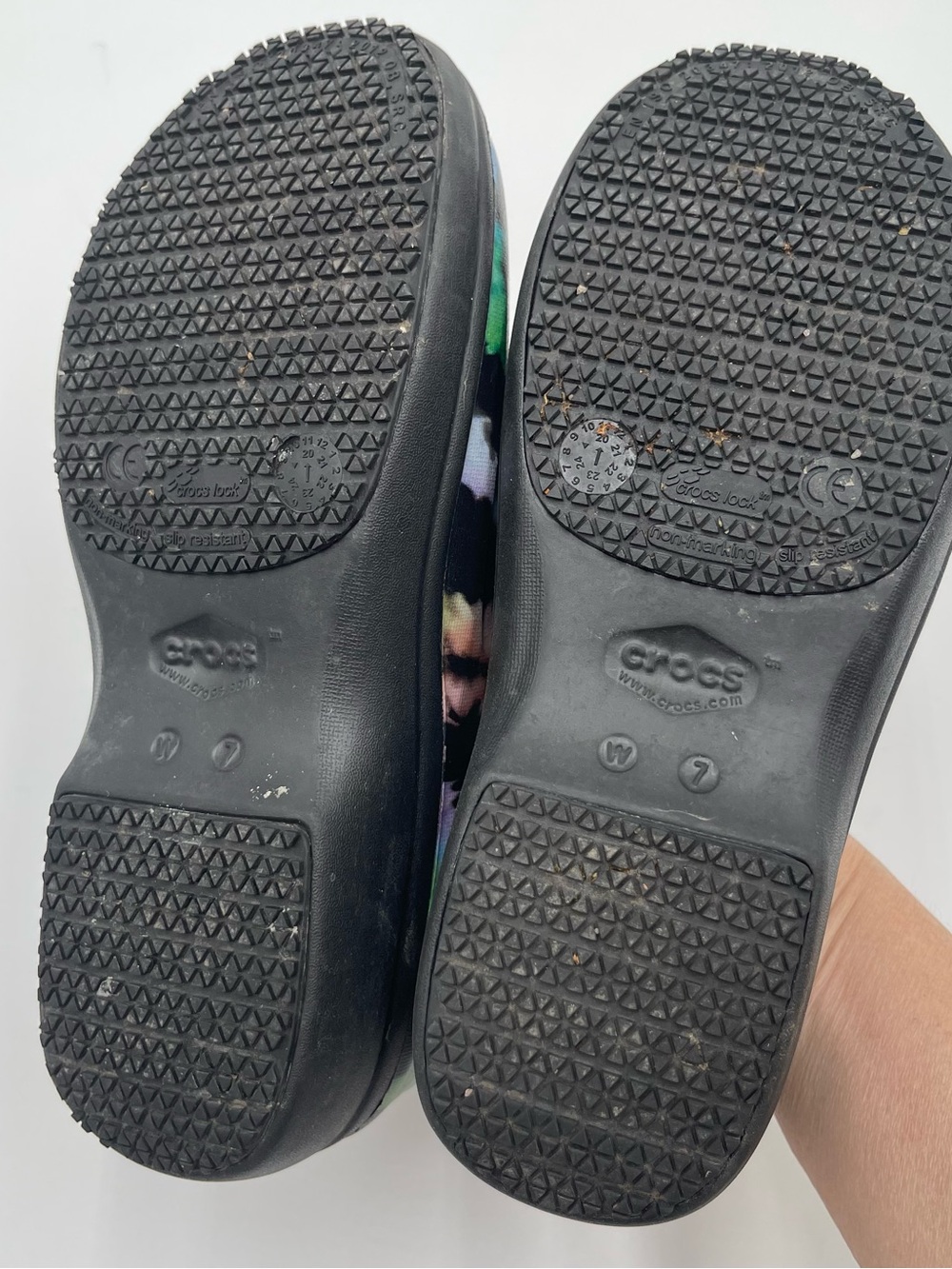 Crocs Neria Pro II Slip On Work Nurse Clogs Shoes Black Tie Dye Womens Size 7 - Picture 10 of 12